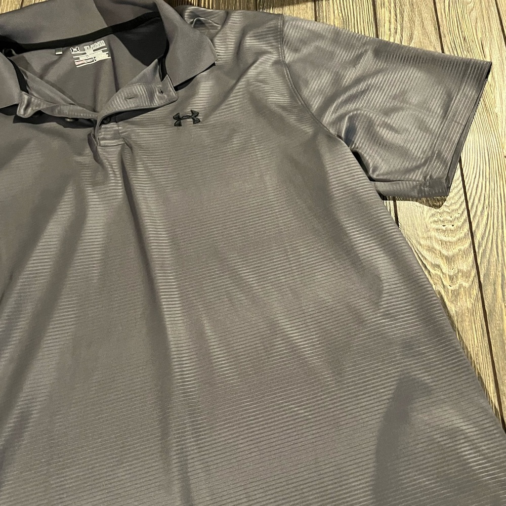 Mens Under Armour polo. Grey, size 2xl.
